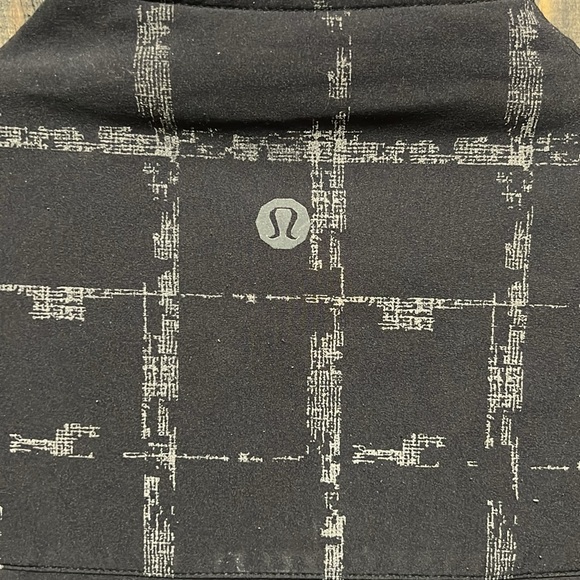 Lululemon Wet Dry Warm Jacket L Multi Pocket Size Zip Black Cycling Rain Running - Picture 8 of 11